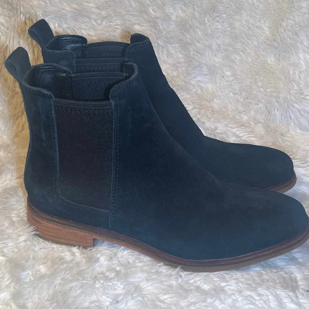 Clarks Suede black ankle boots size 9.5